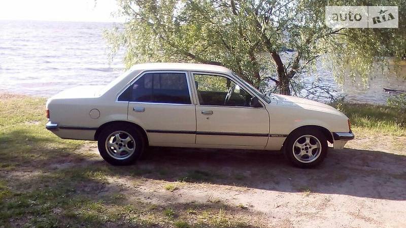 Opel Rekord 1980 года