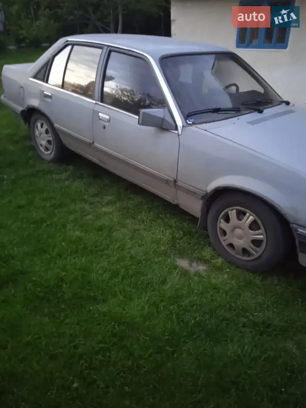 Opel Rekord 1982