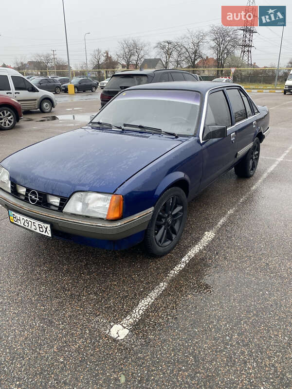 Opel Rekord 1983 года в Одессе