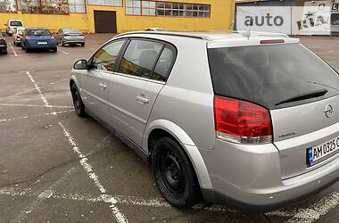 Opel Signum  2003