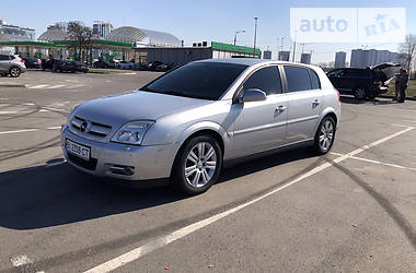 Opel Signum  2004