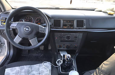 Opel Signum  2004