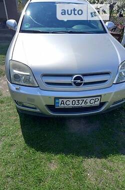 Opel Signum  2004