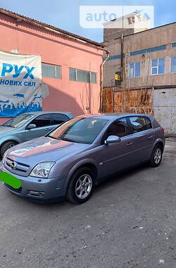 Opel Signum  2004