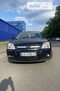 Opel Signum  2004