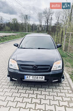 Opel Signum 2004