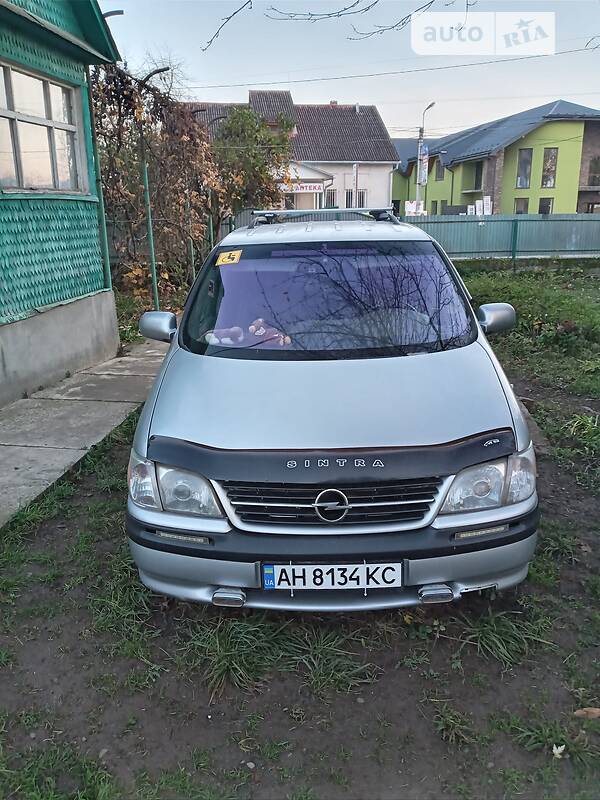 Минивэн Opel Sintra