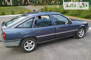 Opel Vectra  1989