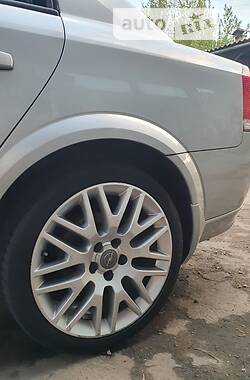 Opel Vectra  2003