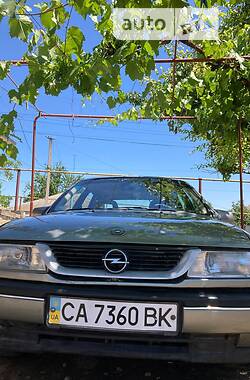 Opel Vectra  1992