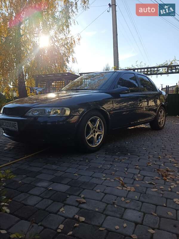 Седан Opel Vectra