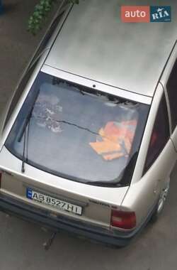 Opel Vectra  1992