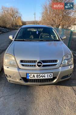Opel Vectra  2004