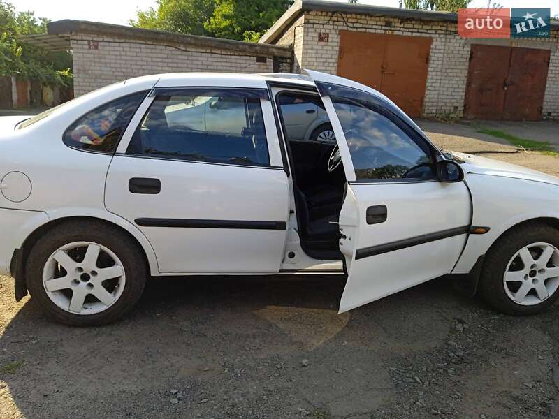 Седан Opel Vectra 1997 в Кривому Розі фото 3 Седан Opel Vectra 1997 в Кривому Розі