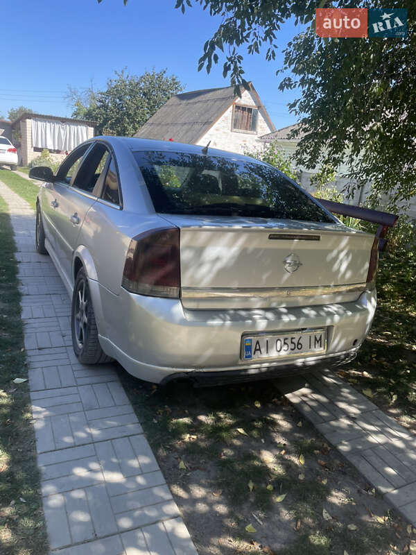 Легкові Opel Vectra