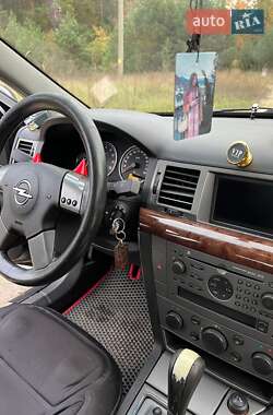 Opel Vectra  2004