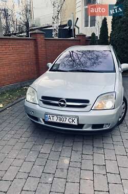 Opel Vectra  2004