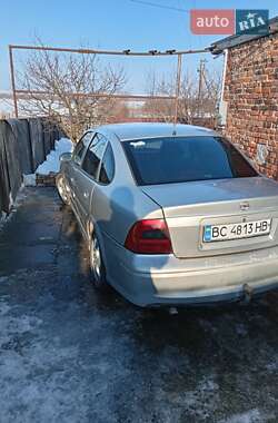 Opel Vectra  2001