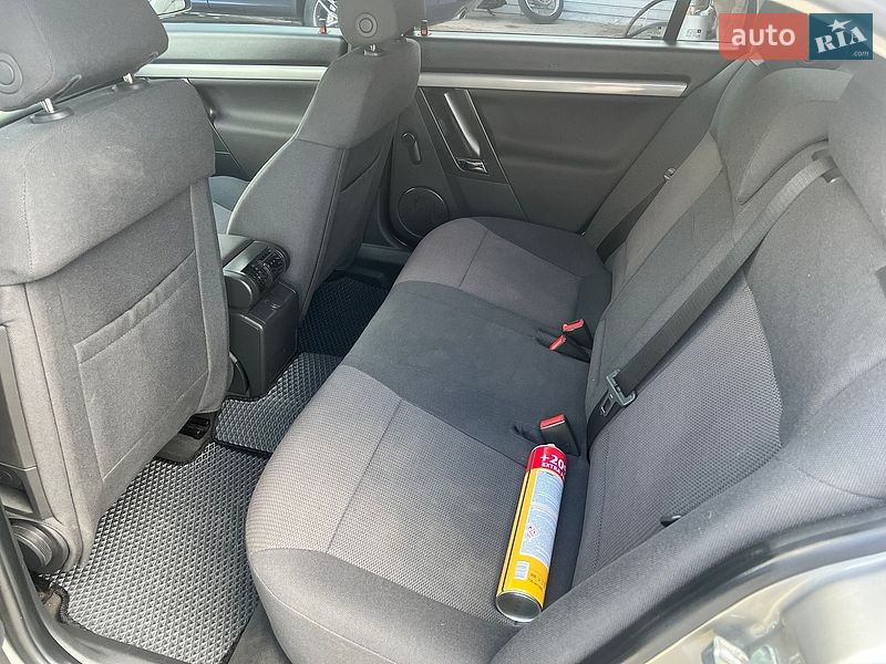 Седан Opel Vectra 2003 в Чернівцях
