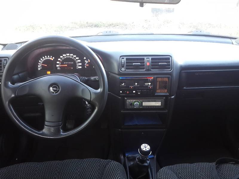 opel_vectra_a__144454047fx.jpg