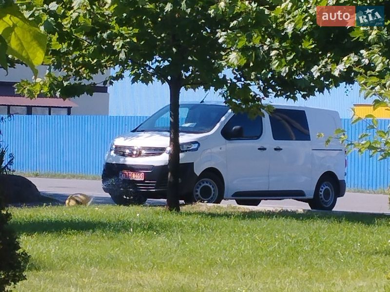 Вантажівки Opel Vivaro-e