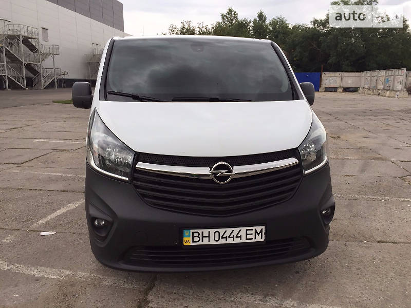 Opel Vivaro 2015 года