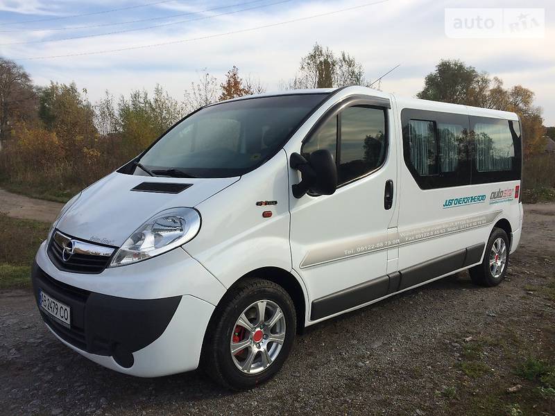 Opel Vivaro 2012 року