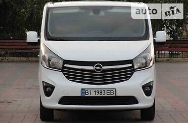 Opel Vivaro  2015