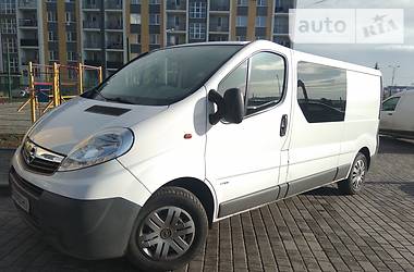 Opel Vivaro  2011