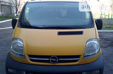 Opel Vivaro  2004