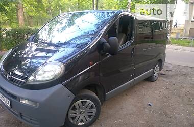 Opel Vivaro  2004