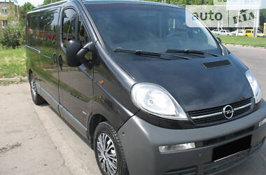 Opel Vivaro  2004