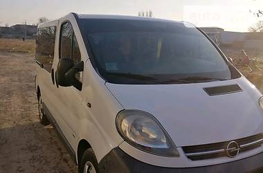 Opel Vivaro  2004