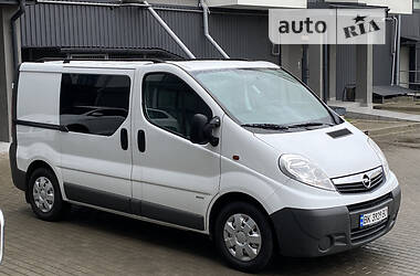 Opel Vivaro  2012