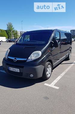 Opel Vivaro  2011