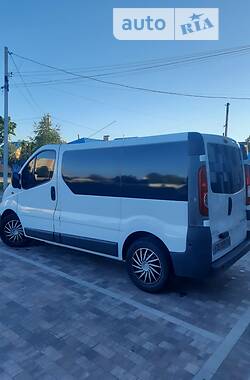 Opel Vivaro  2011