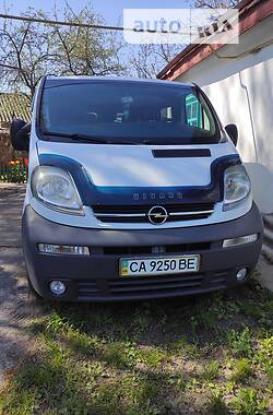 Opel Vivaro  2005