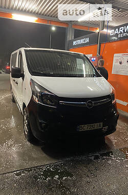 Opel Vivaro  2016