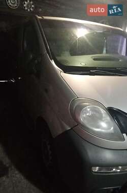 Opel Vivaro  2004