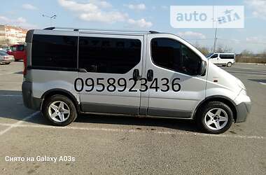 Opel Vivaro  2011