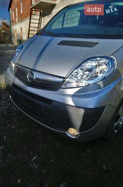 Opel Vivaro  2014