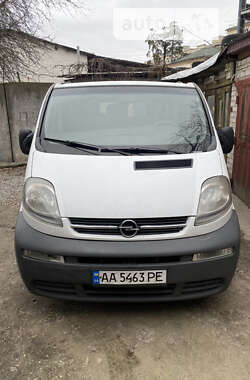 Opel Vivaro  2005