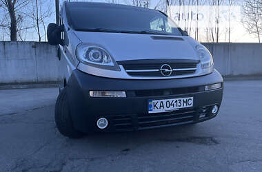Opel Vivaro  2005
