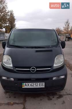 Opel Vivaro  2004