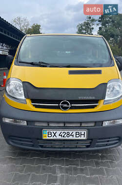 Opel Vivaro  2004
