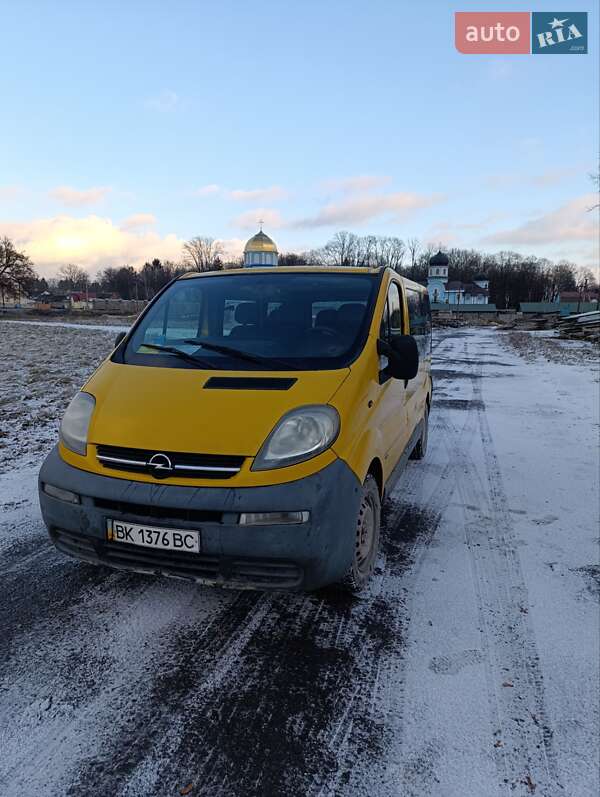 Opel Vivaro 2004 года в Ровно