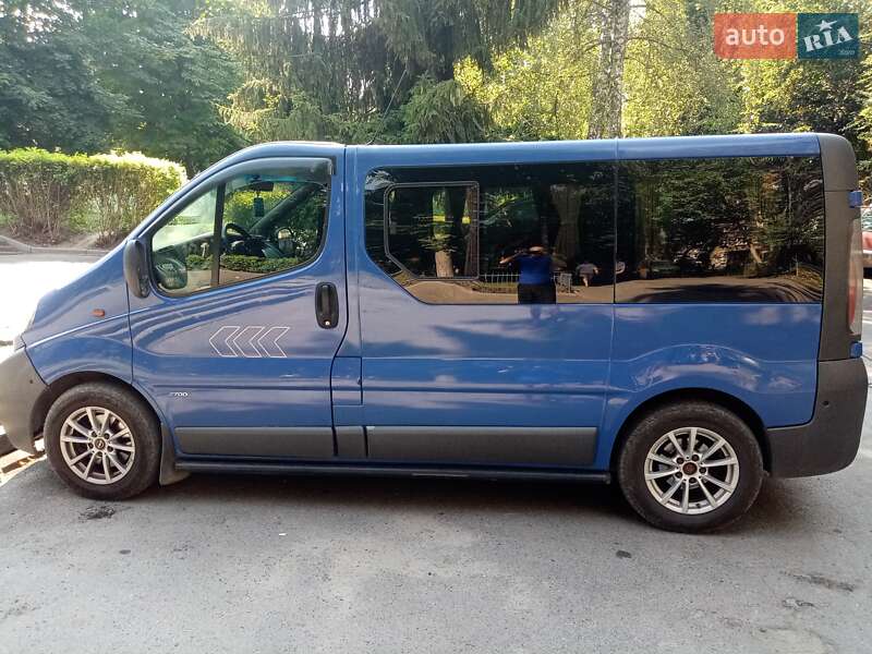 Легковые Opel Vivaro