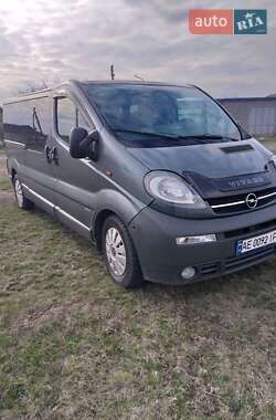 Opel Vivaro  2004