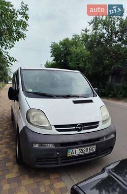 Opel Vivaro  2004