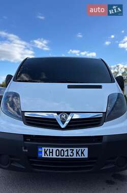 Opel Vivaro 2012